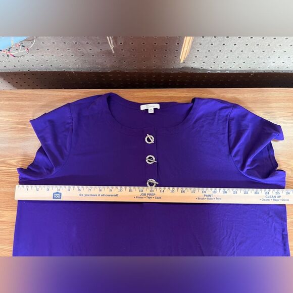Purple Grommet Neckline Short Sleeve Top - Picture 4 of 8